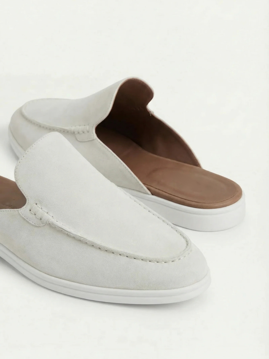 White Yacht Mule